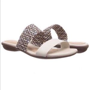 ✨NEW!! ✨ Hush Puppies Nishi Sandals! (Size 8.5)